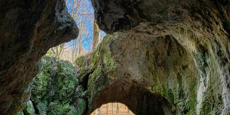 Kőrös lyuk barlang